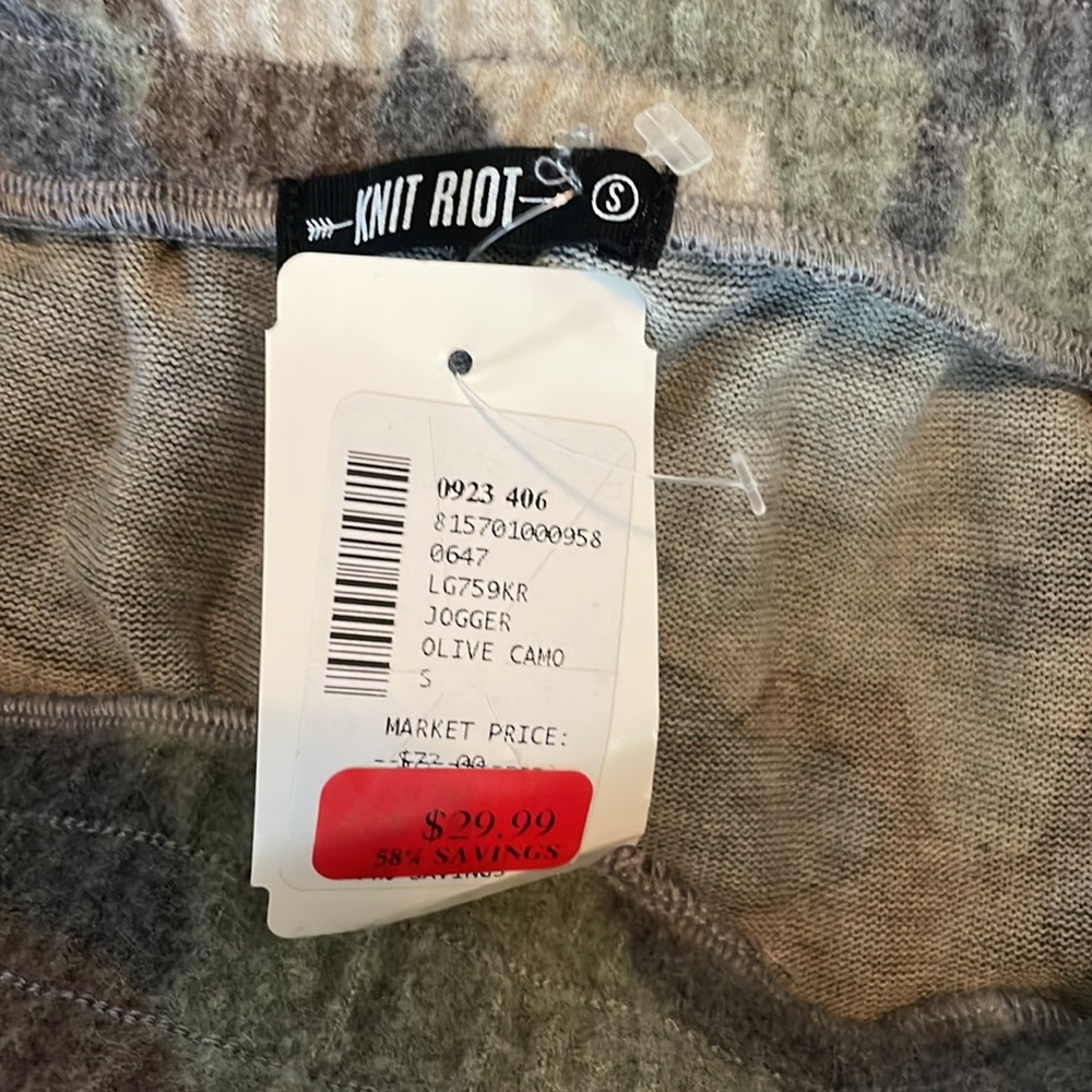 NWT Knit Riot Camo Sweats Small